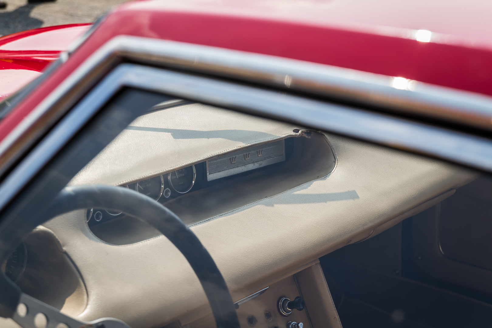 L.M.X. Automobile / Interior