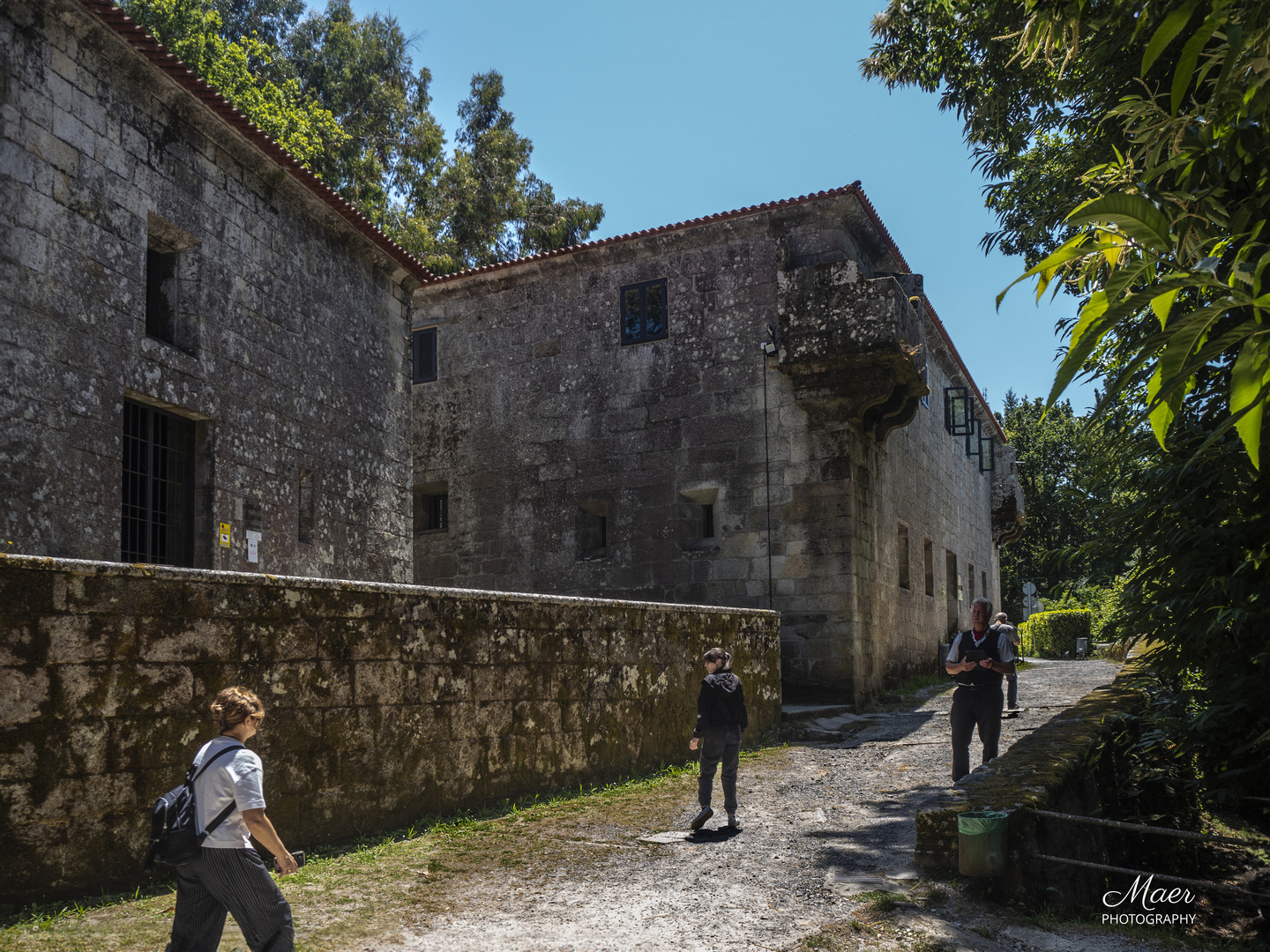 Lo poco que queda del monasterio es precioso y único.