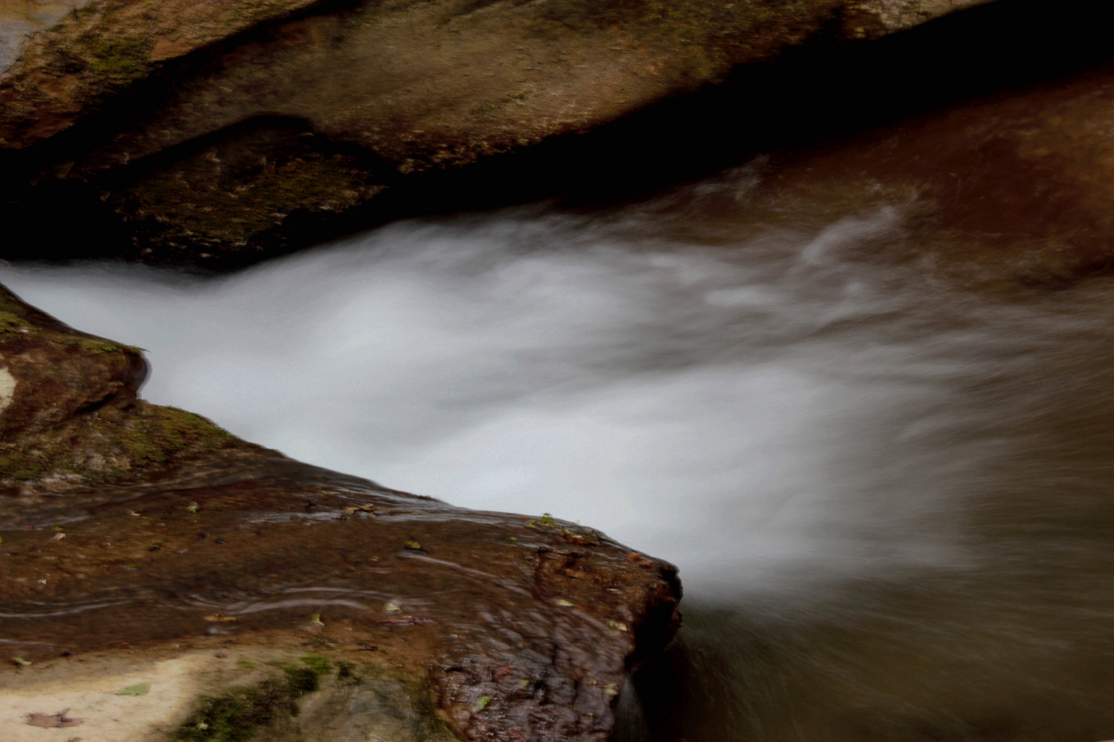 ..lo scorrere dell'acqua....