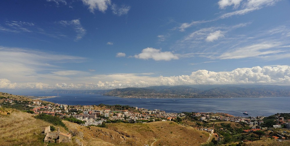 ... lo Stretto di Messina