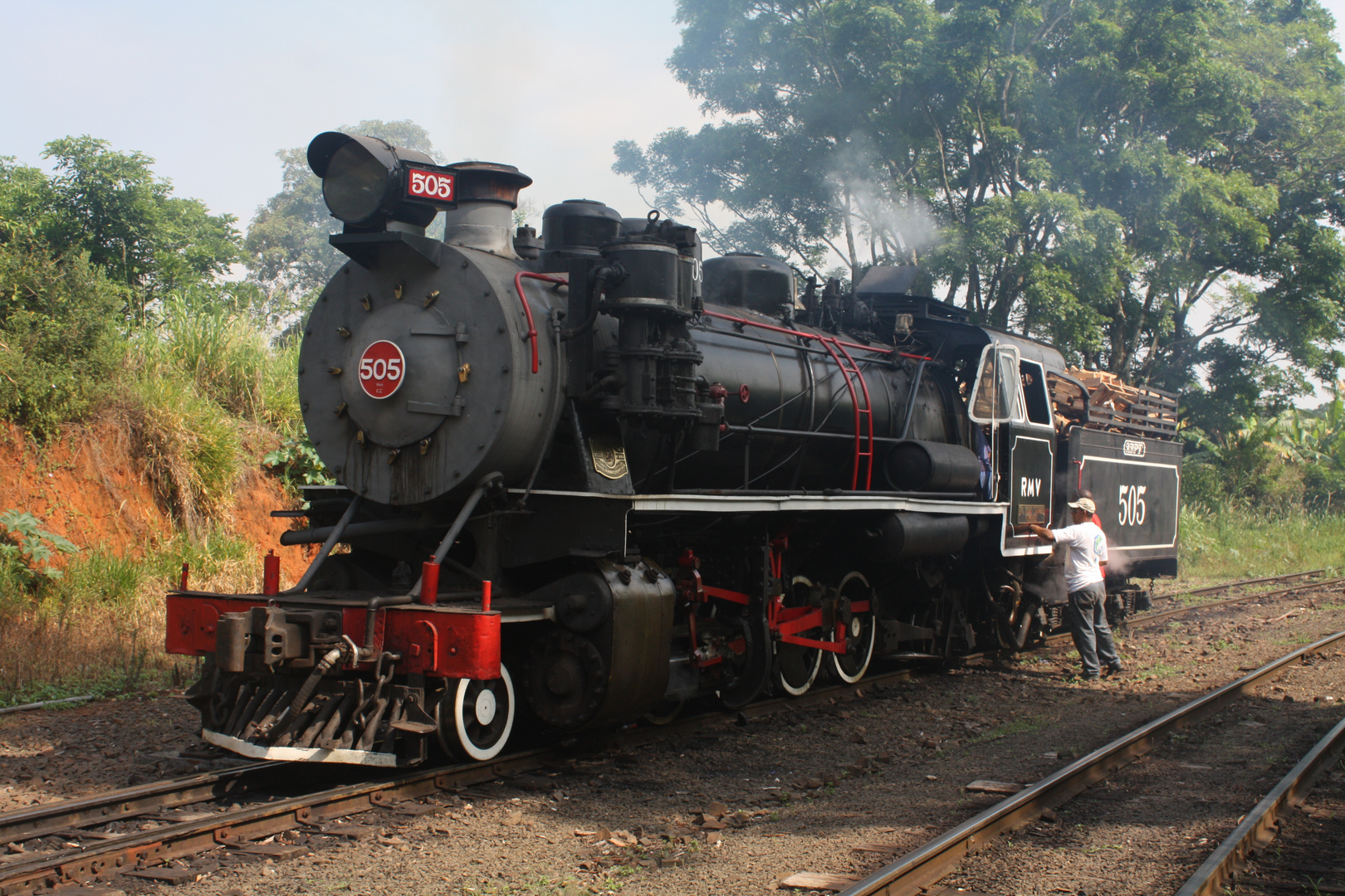 Loc 505 ein Stück "Berliner Technik" im mitem Urwald!