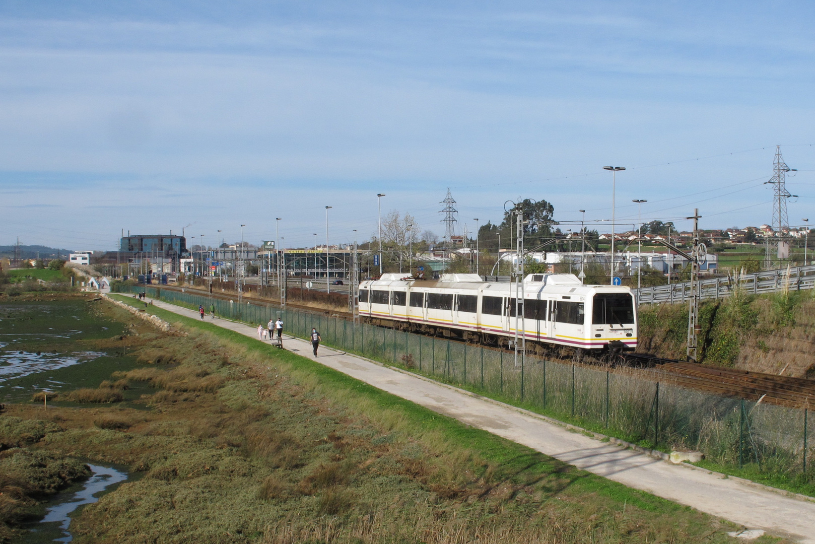 Local train to Liérganes