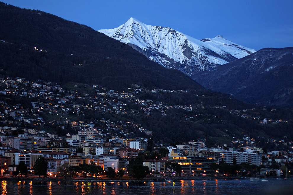 Locarno vor dem Pizzo di Vogorno, 2442m