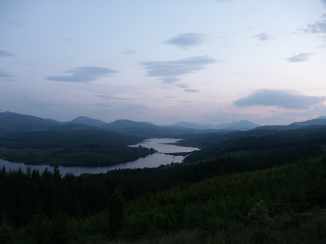 Loch Garry in Abendstimmung