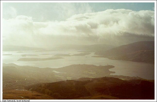 Loch Lomond bei Nebel