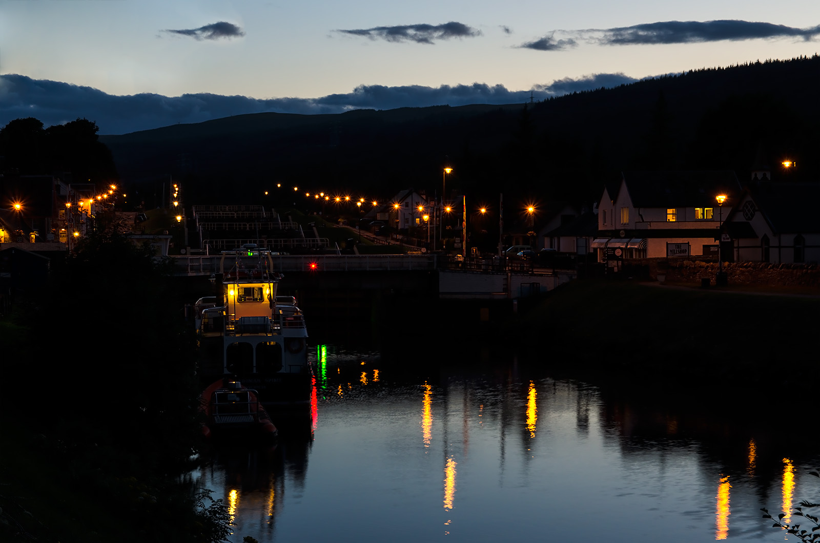 Loch Ness, Fort Augustus bei Dämmerung