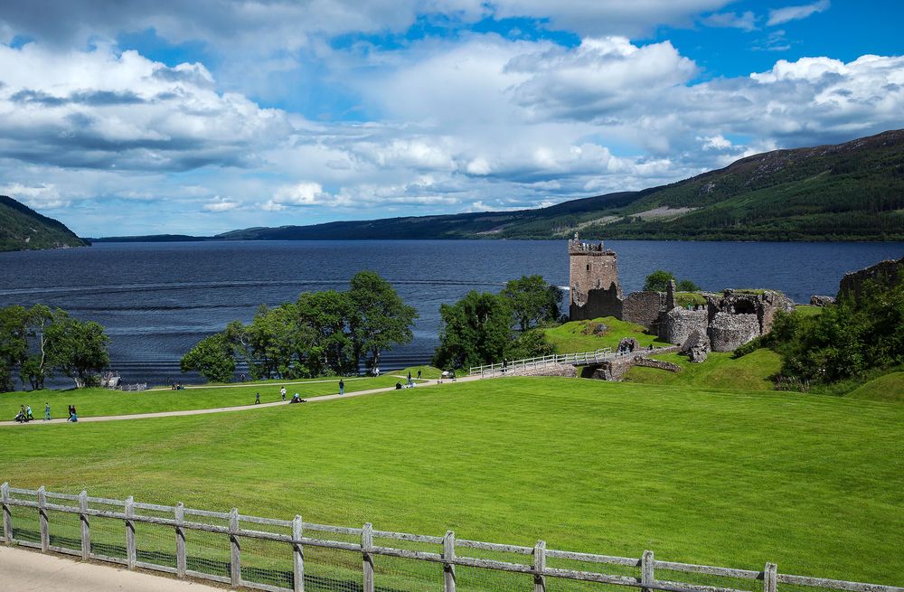 Loch Ness Schottland