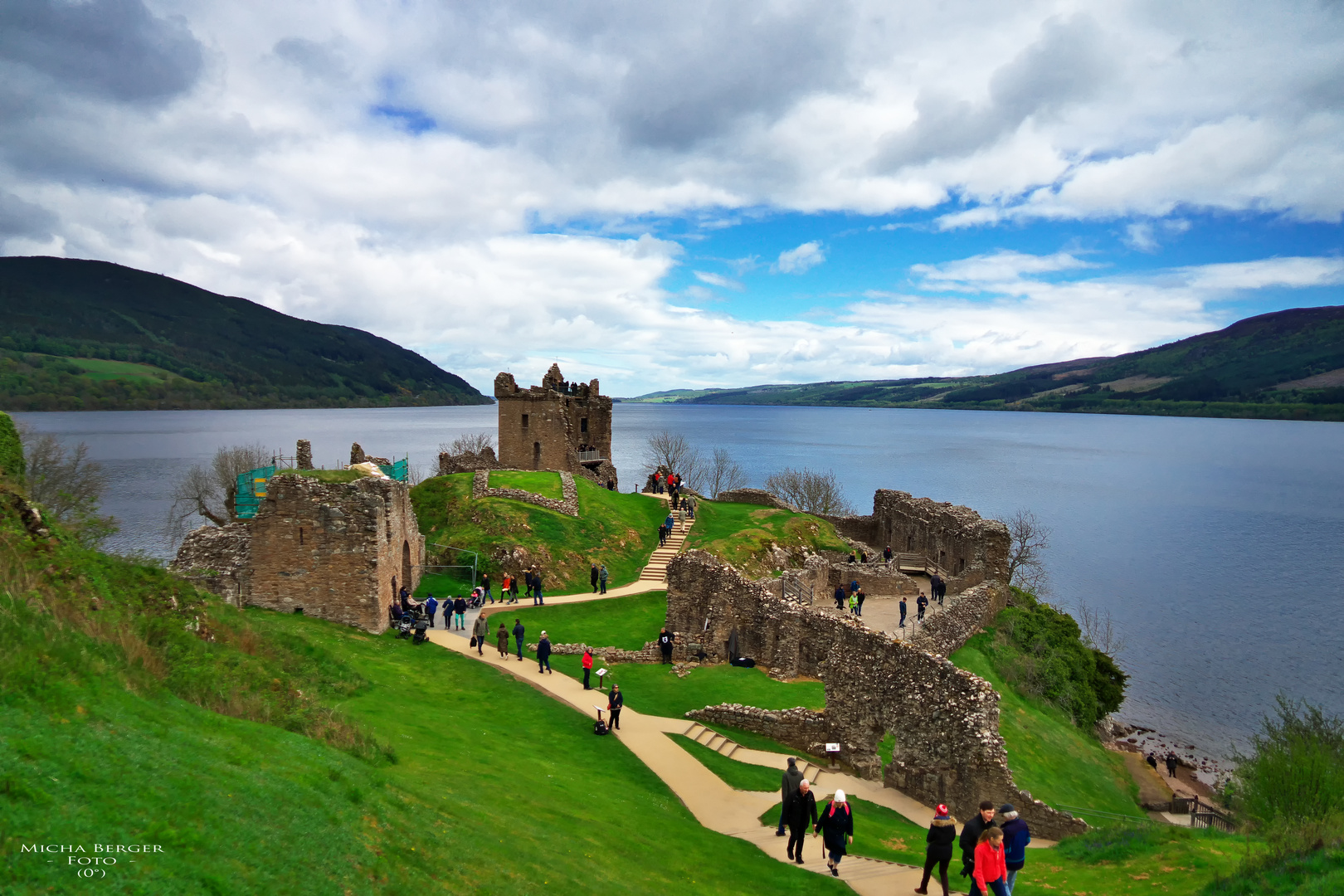 Loch Ness und Urquhart Castle / Schottland