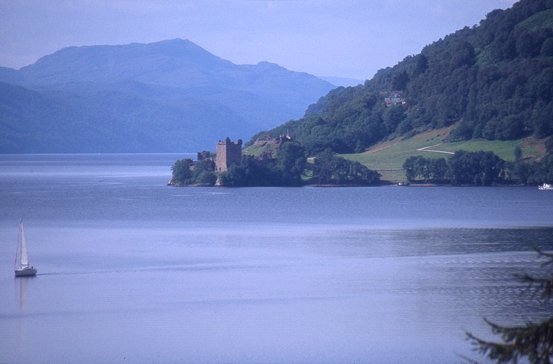 Loch Ness und Uruquart Castle