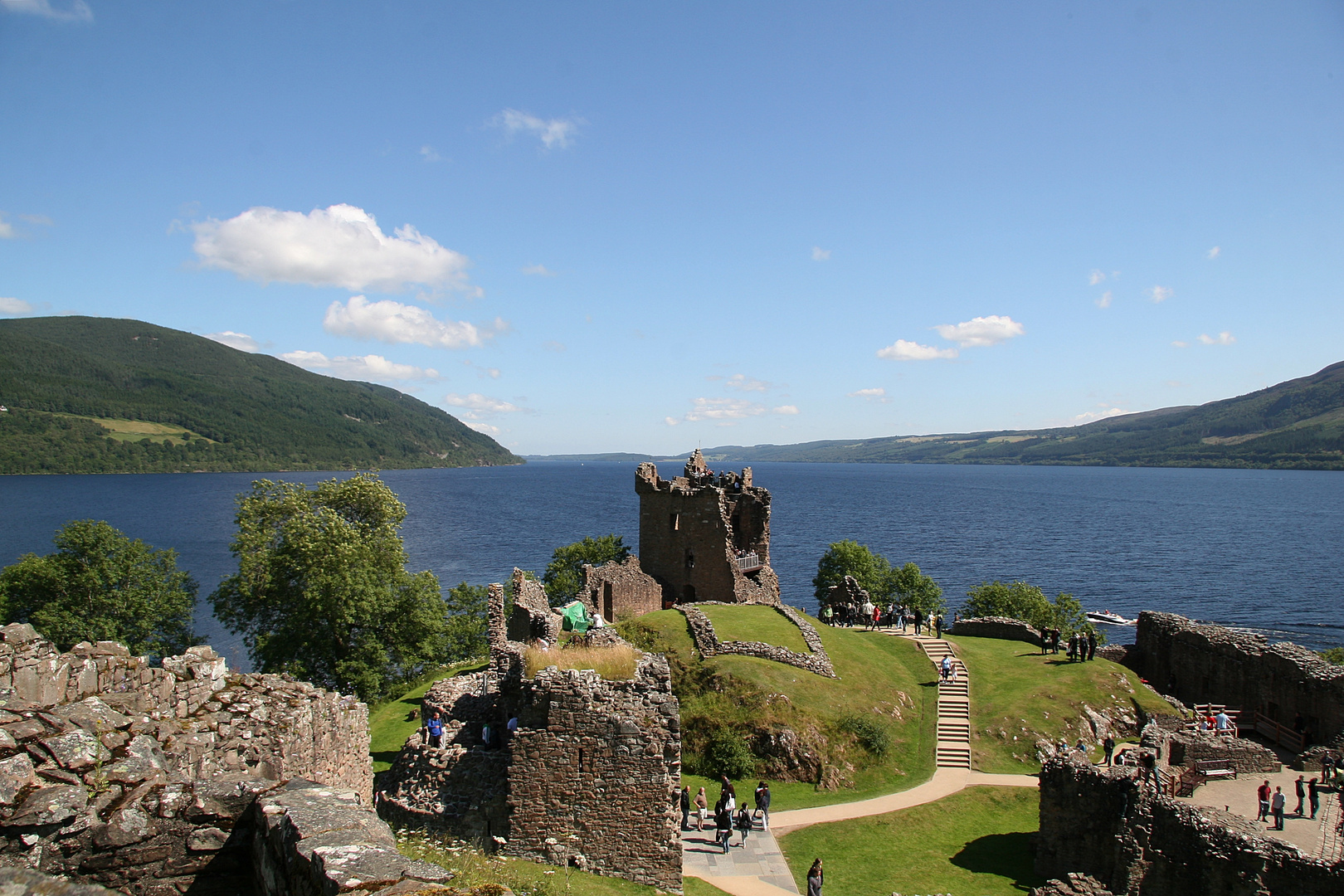 Loch Ness vom Urquhart Castle aus gesehen