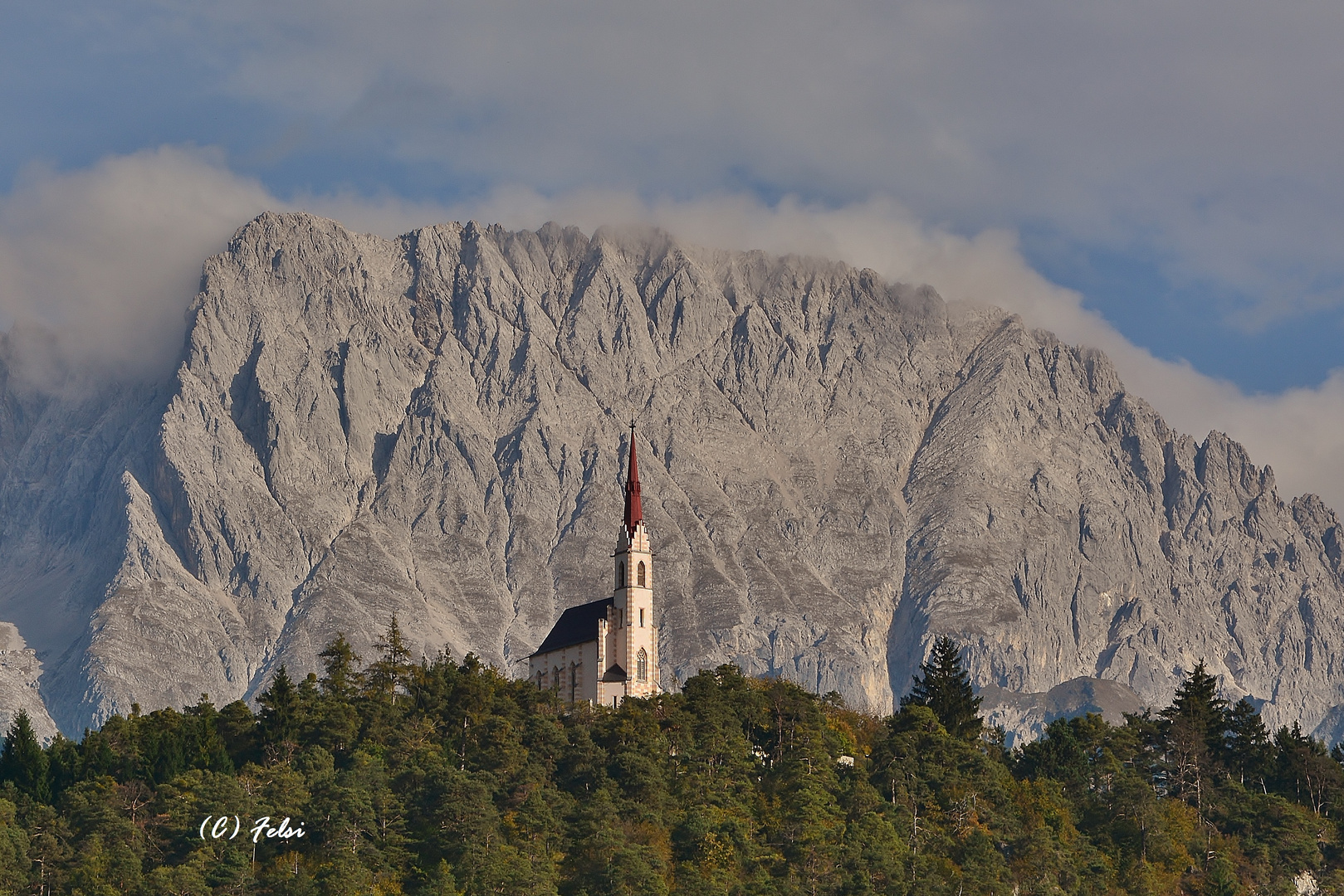 LOCHERBODEN