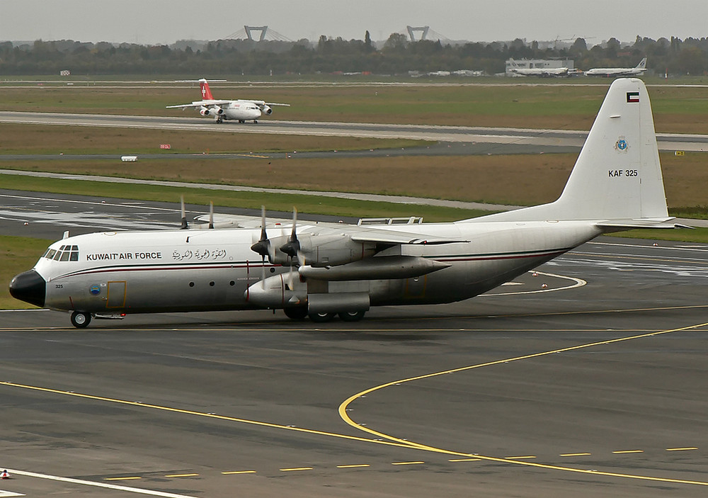 Lockheed L-100-30 KAF325 Kuwait Air Force