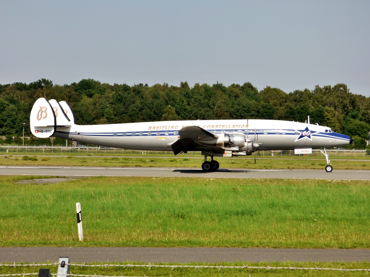 Lockheed Super-Constellation HB-RSC