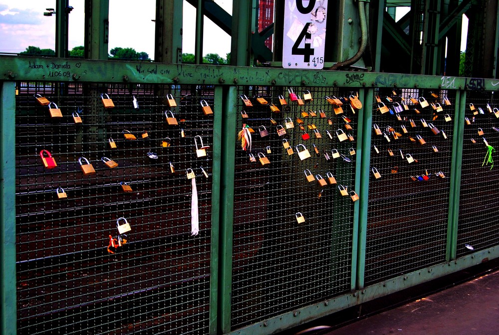 [locks of love]