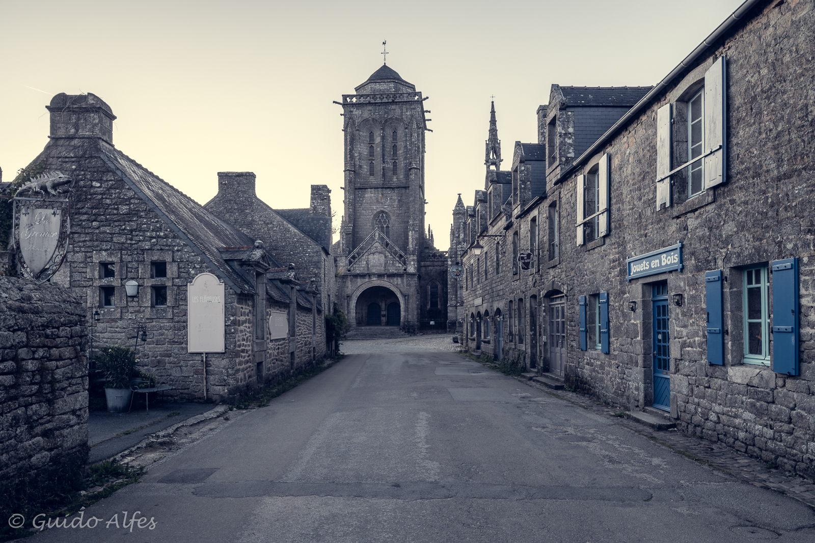 Locronan am frühen Morgen