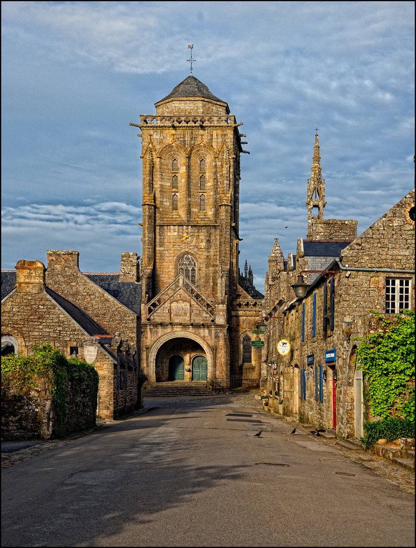 LOCRONAN - Die Kirche - L'église