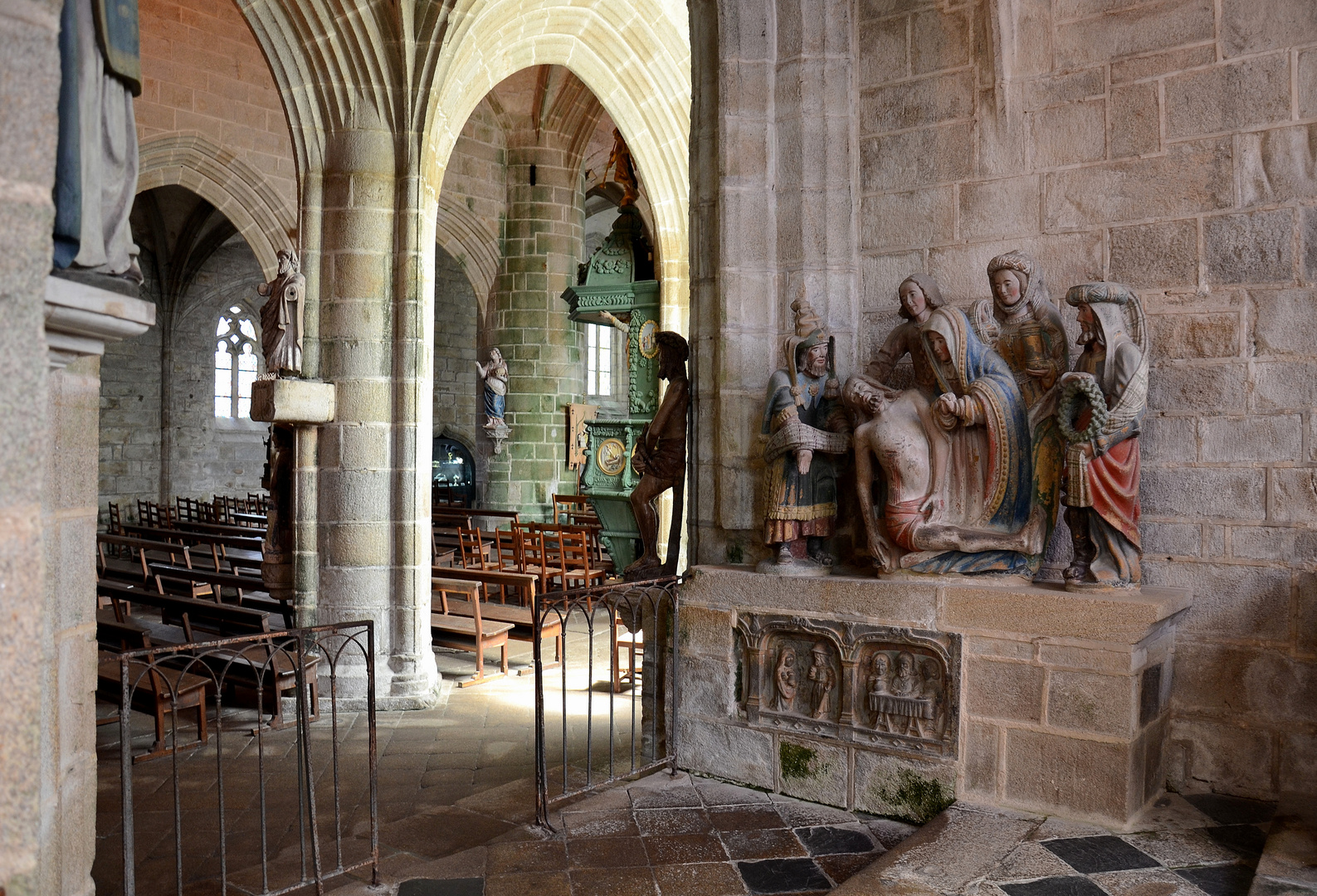 Locronan Dorfkirche