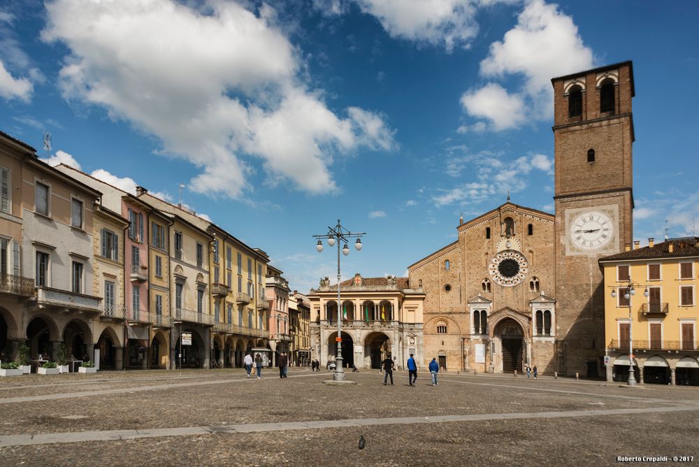 Lodi, Piazza della Vittoria