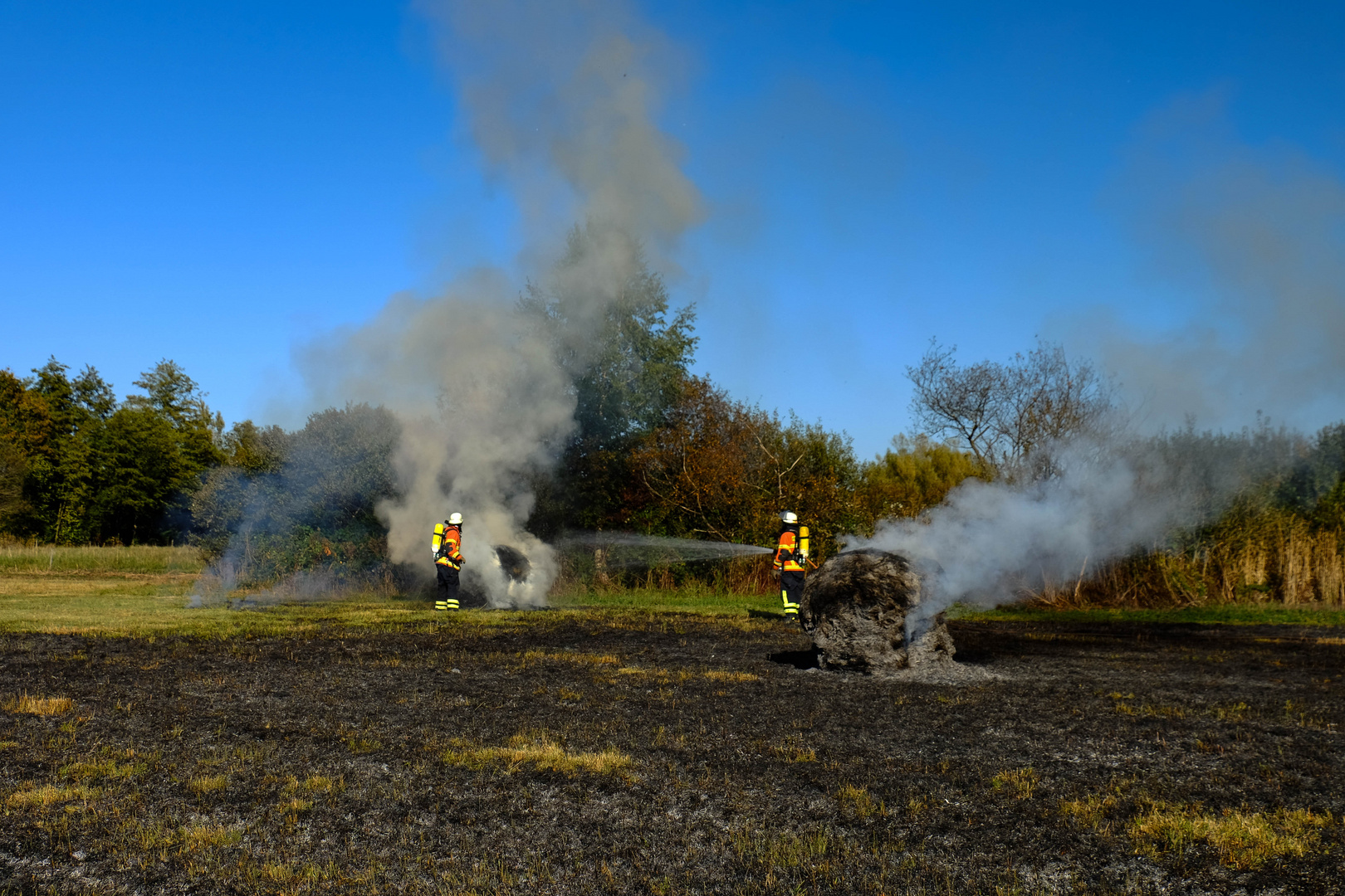 Löscharbeiten Riedbrand-Römerziel