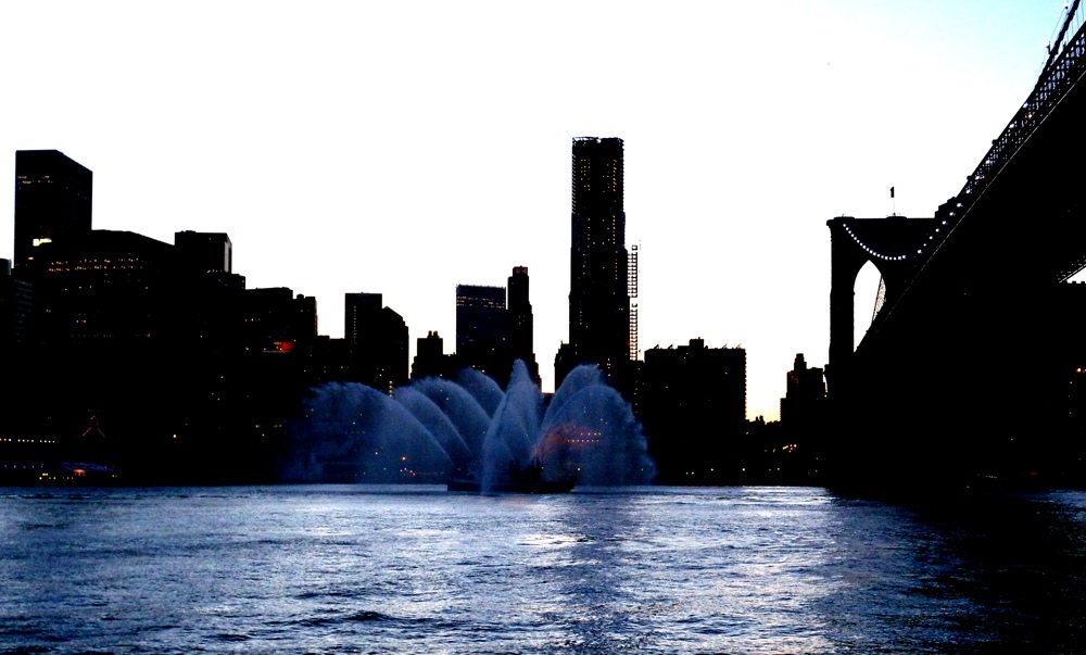 Löschboot auf dem hudson river n.y.