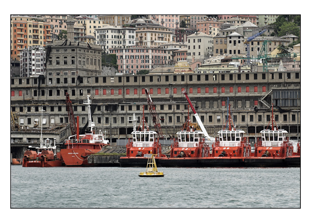 Löschboote Genua Hafen