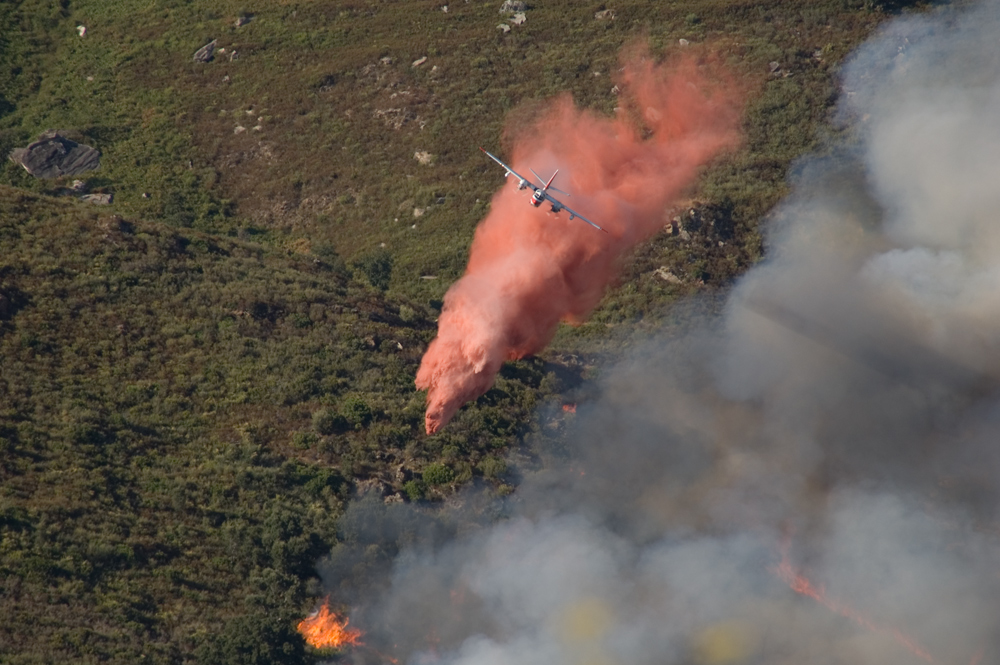 Löscheinsatz bei Waldbrand auf Korsika 8/2008