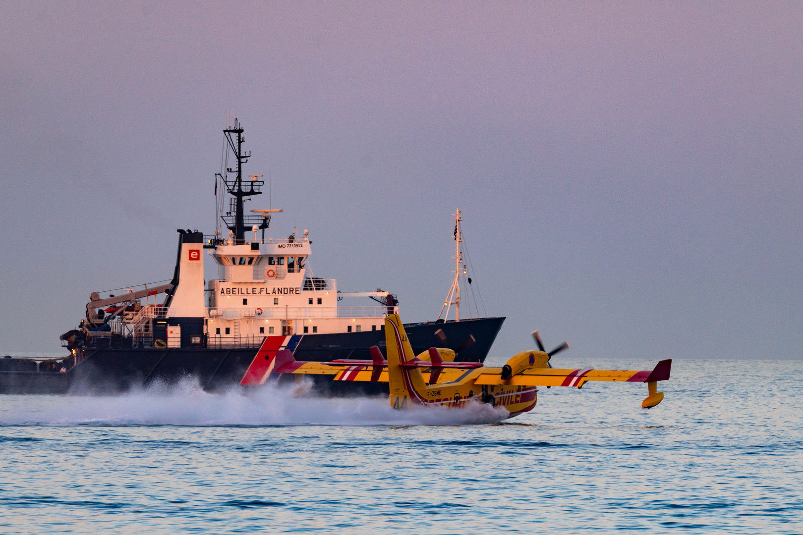 Löschflugzeuge im Einsatz