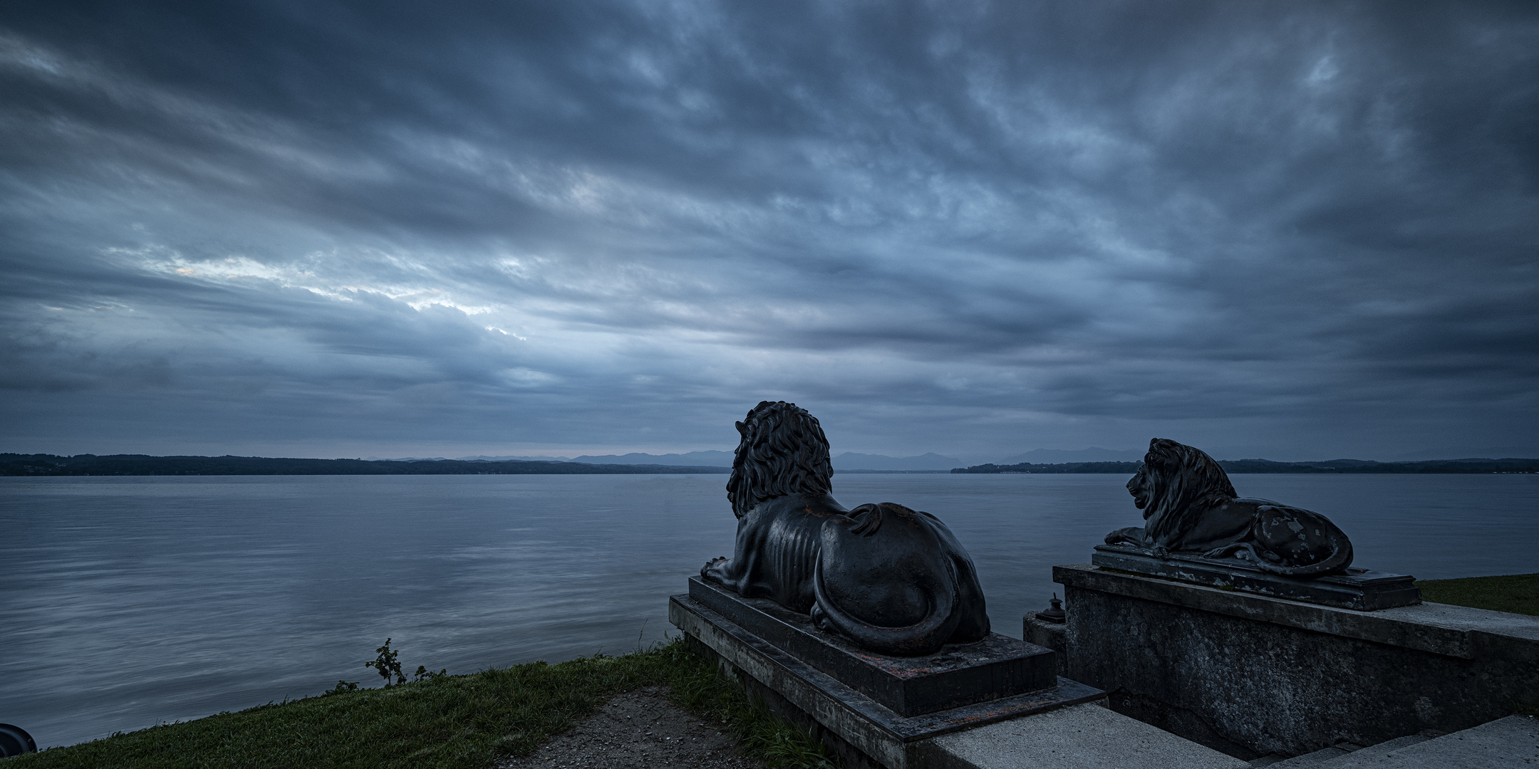 Löwen am Starnberger See-010-2x1