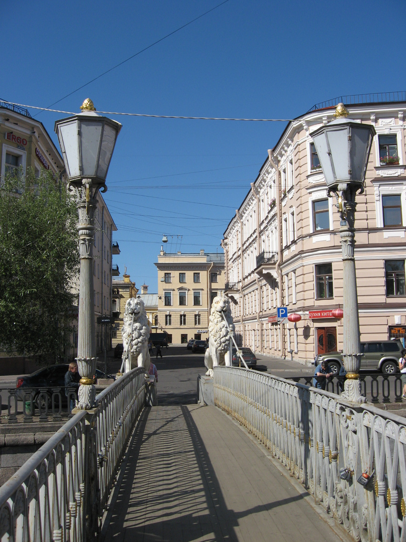 Löwenbrücke