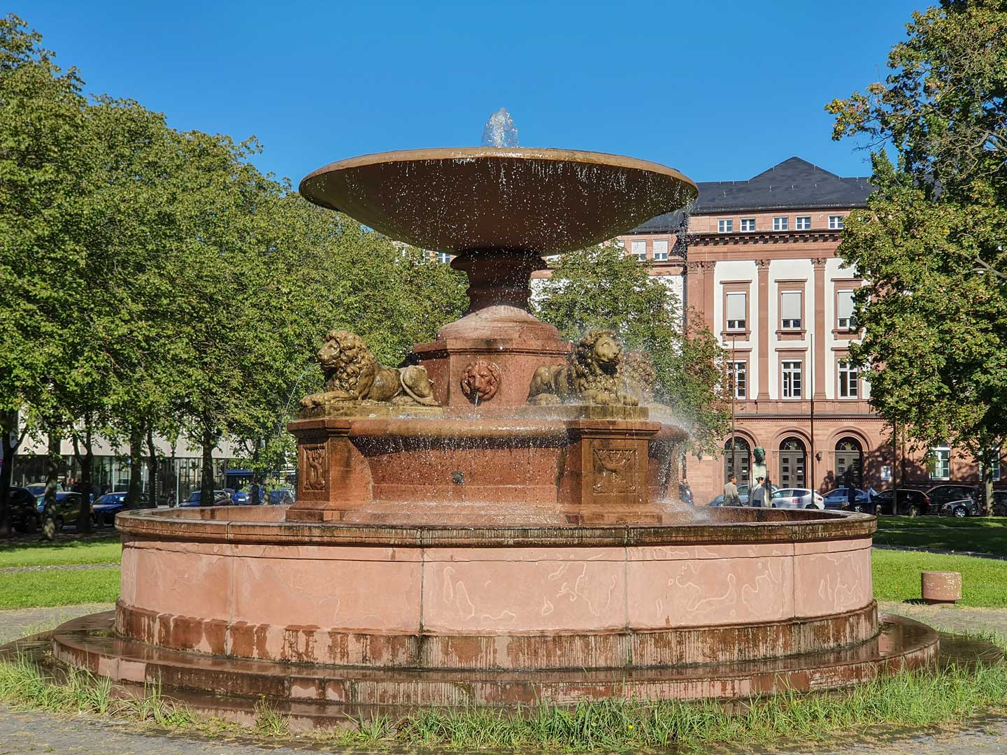 Löwenbrunnen