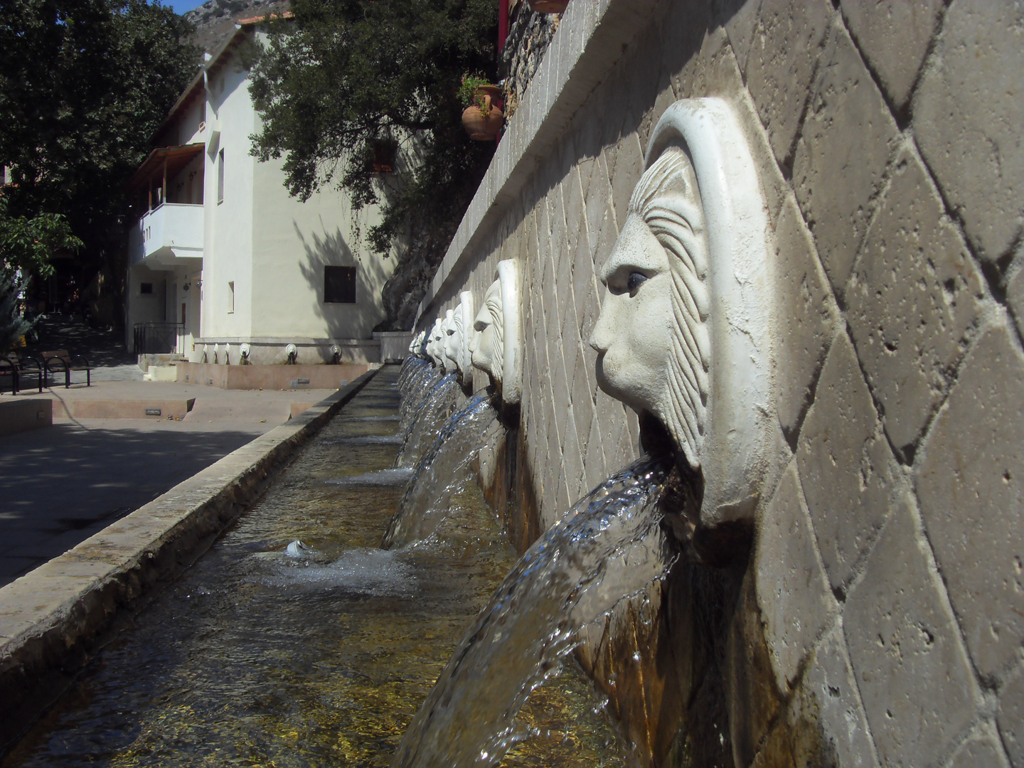 Löwenbrunnen