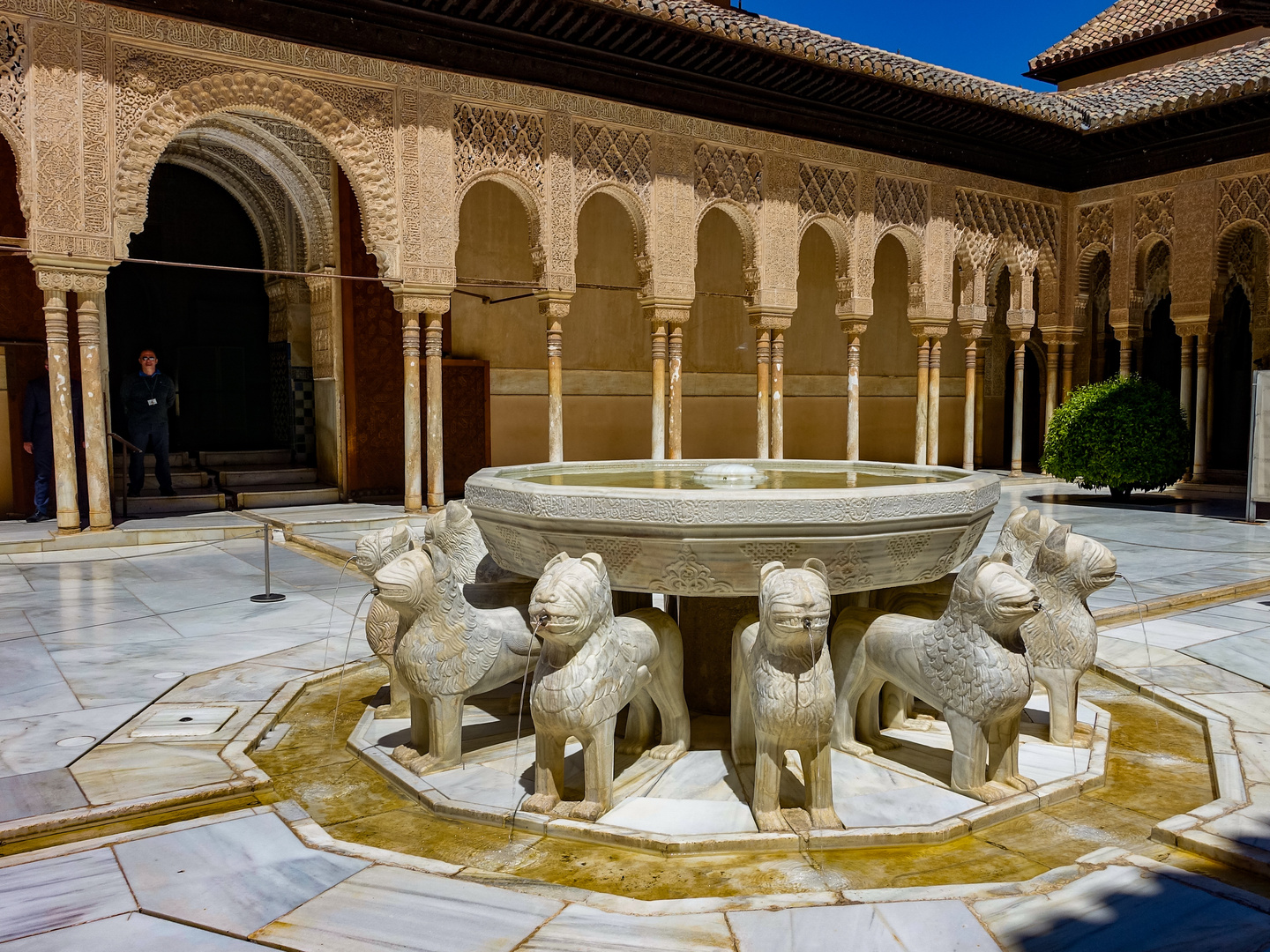 Löwenbrunnen in der Alhambra - Granada 