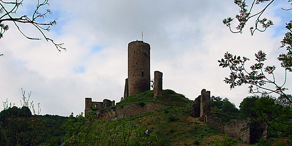 Löwenburg bei Monreal