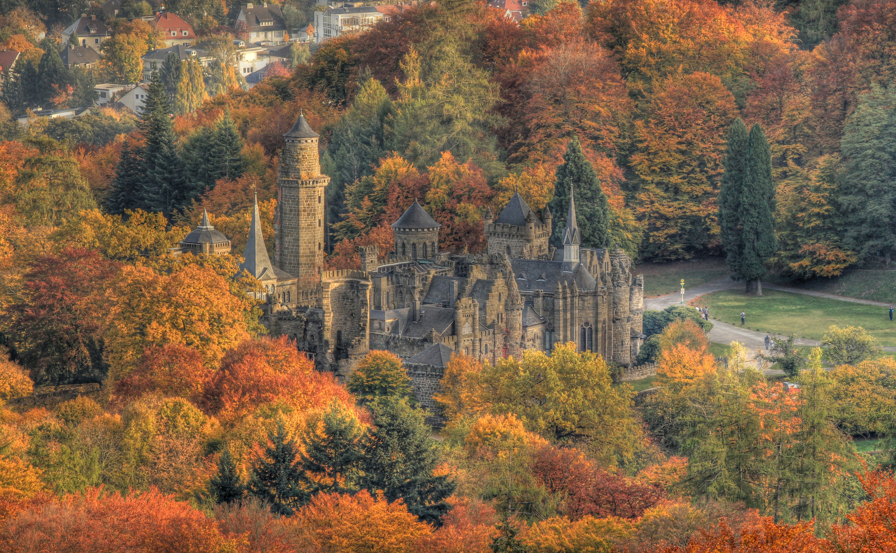 Löwenburg im Bergpark Wilhelmshöhe von oben