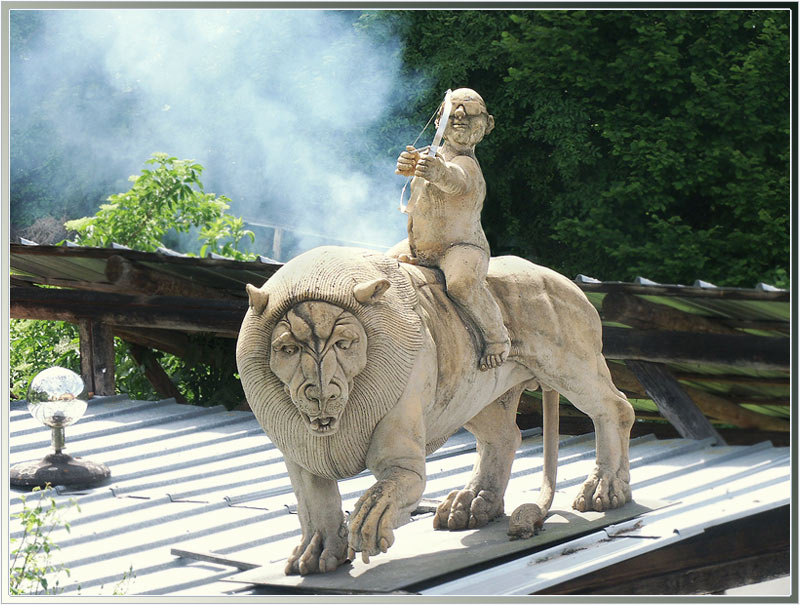 Löwendenkmal im Künstlergarten