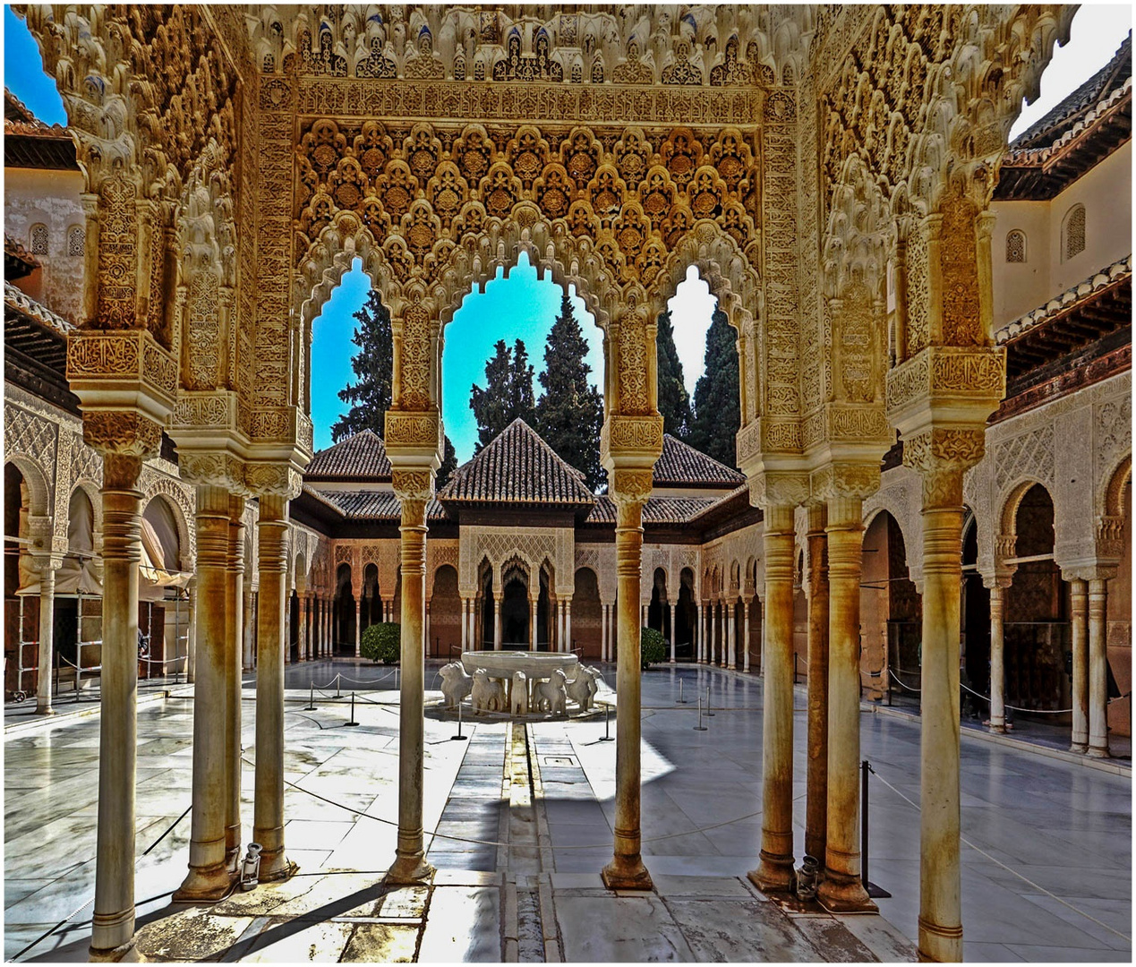 LÖWENHOF IN DER ALHAMBRA I