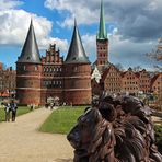 Löwenwache am Holstentor 