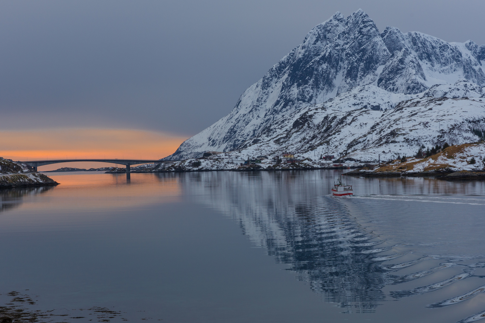 Lofoten - Fjord im Winter