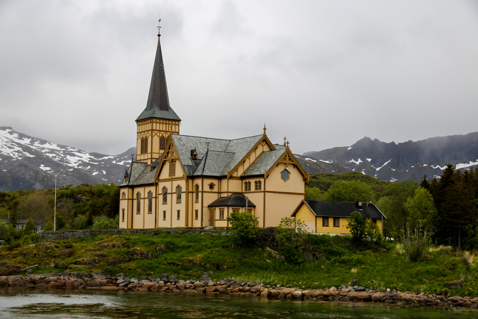 Lofoten, Kirche