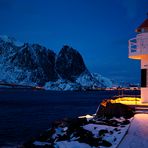 Lofoten (Norwegen) im Winter – Leuchtturm