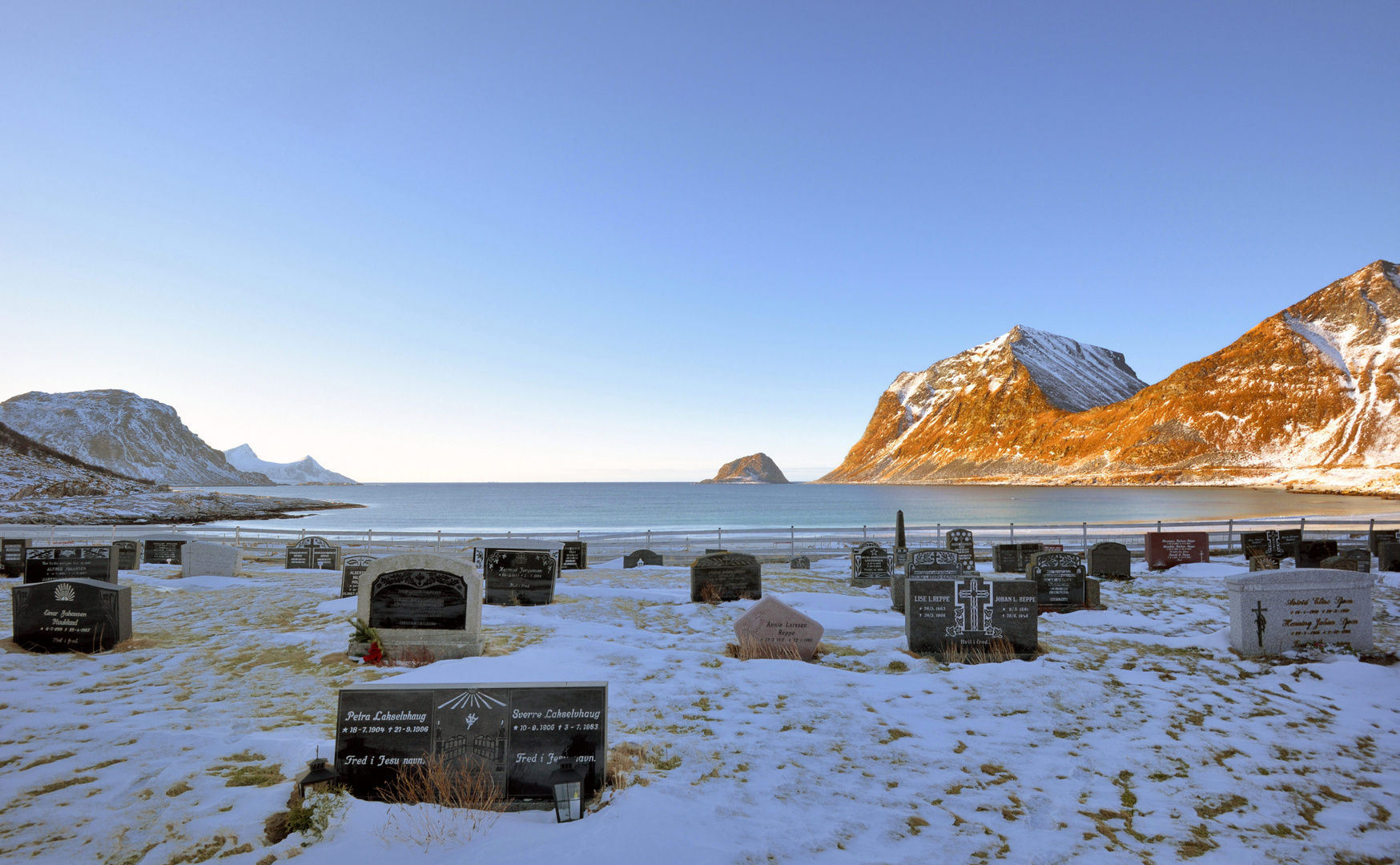 LOFOTEN "Seebestattung" im hohen Norden