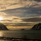 Lofotenfjord im Sonnenschein