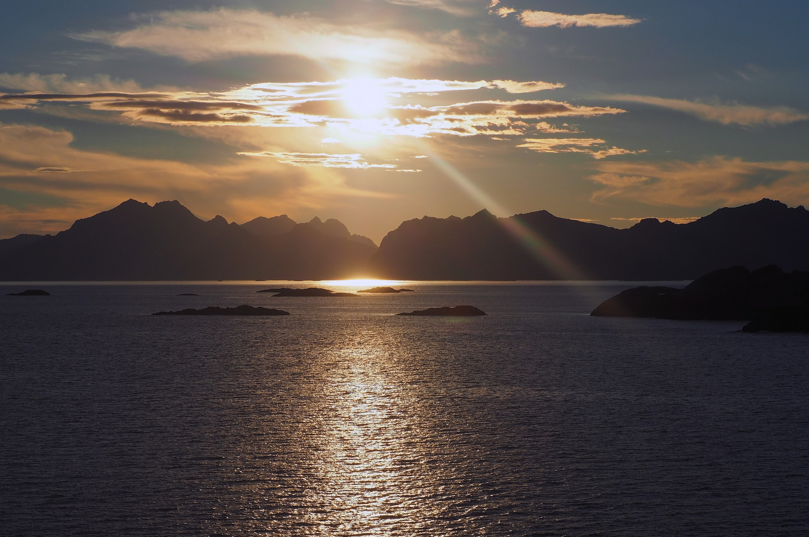 Lofotenwand im Sonnenuntergang