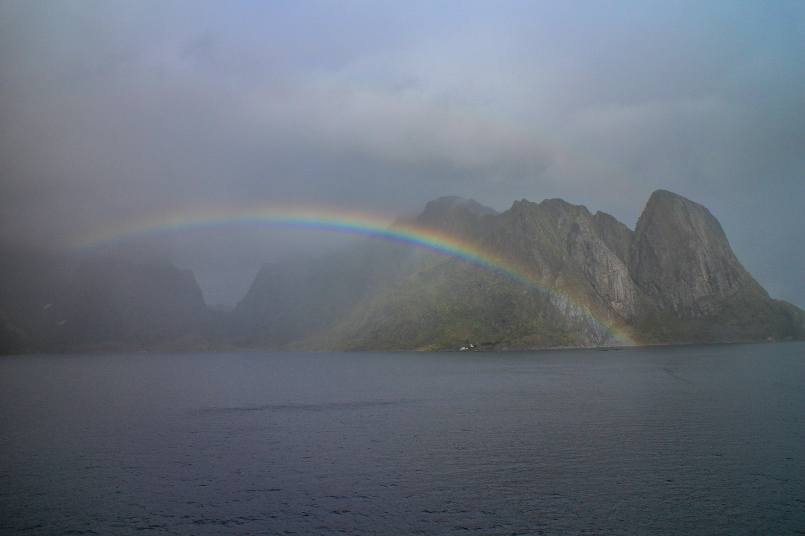 Lofotischer Regenbogen