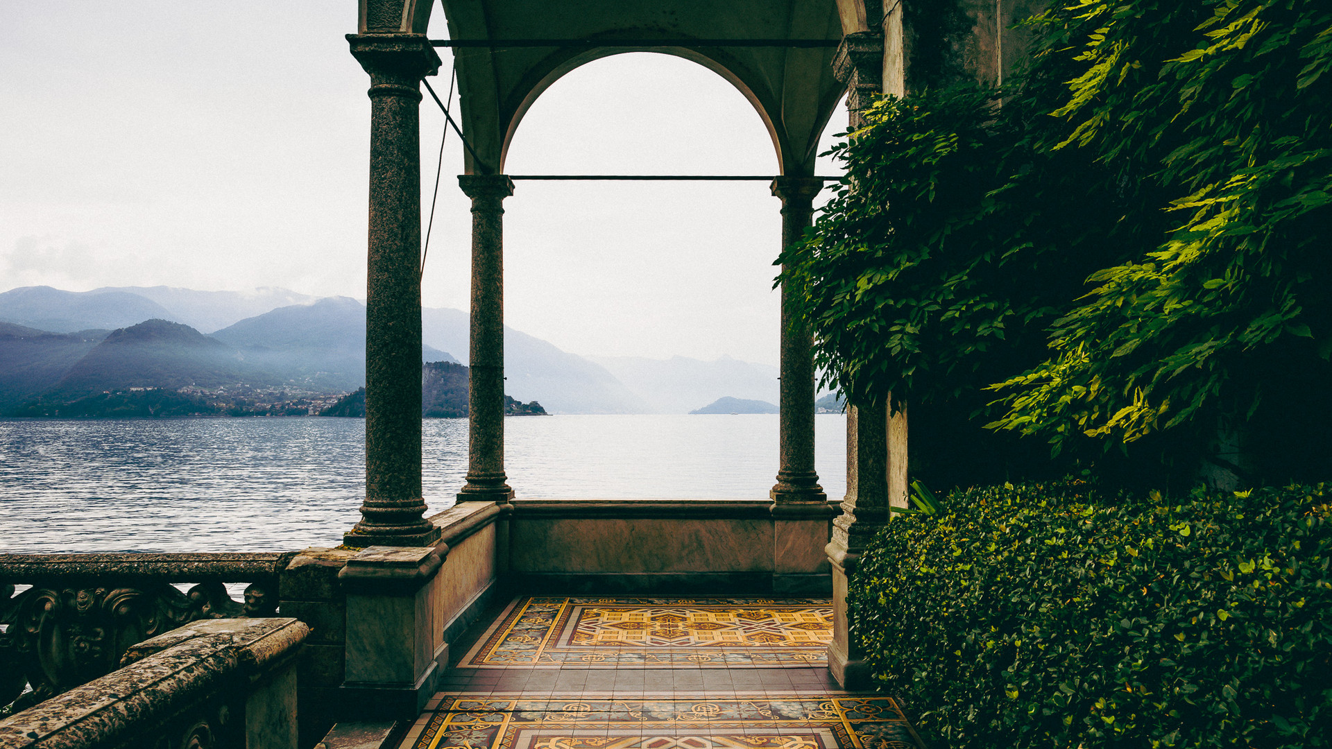 Loggia der Villa Monastero