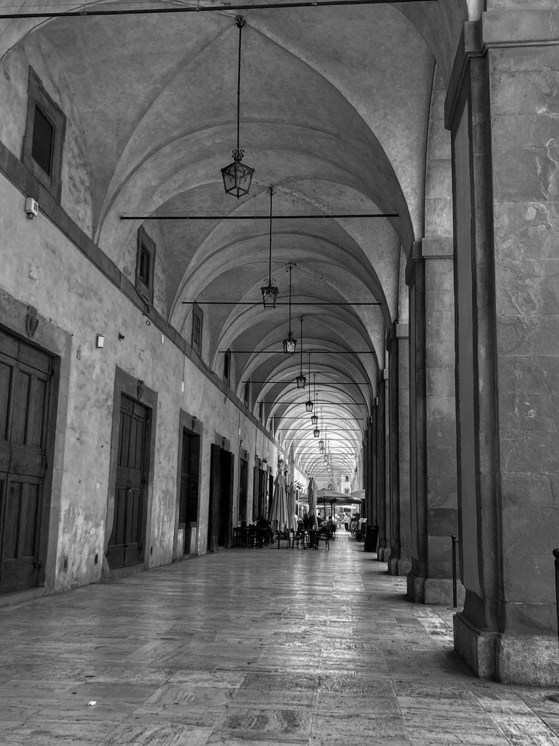 loggia vasari, piazza grande, arezzo