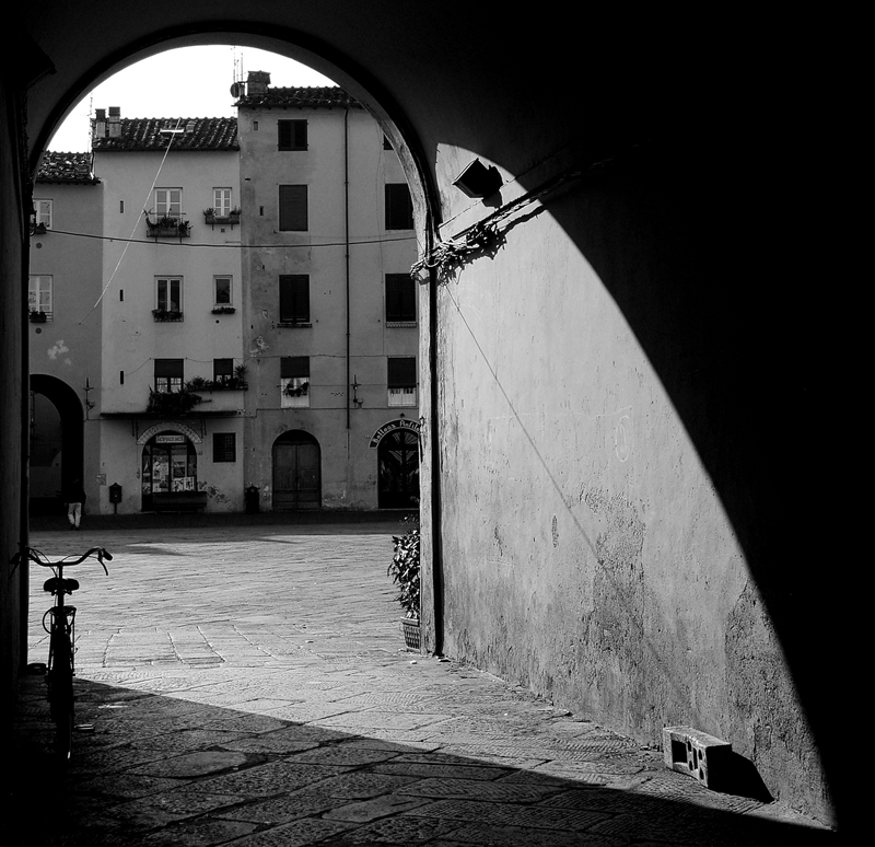 loggiato dell'anfiteatro lucca