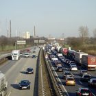 Logistikkette auf der A40 zwischen Moers und Duisburg-Homberg