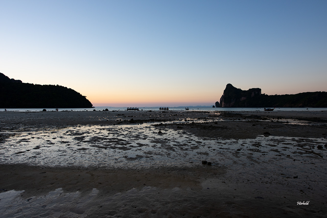 Loh Dalum Beach