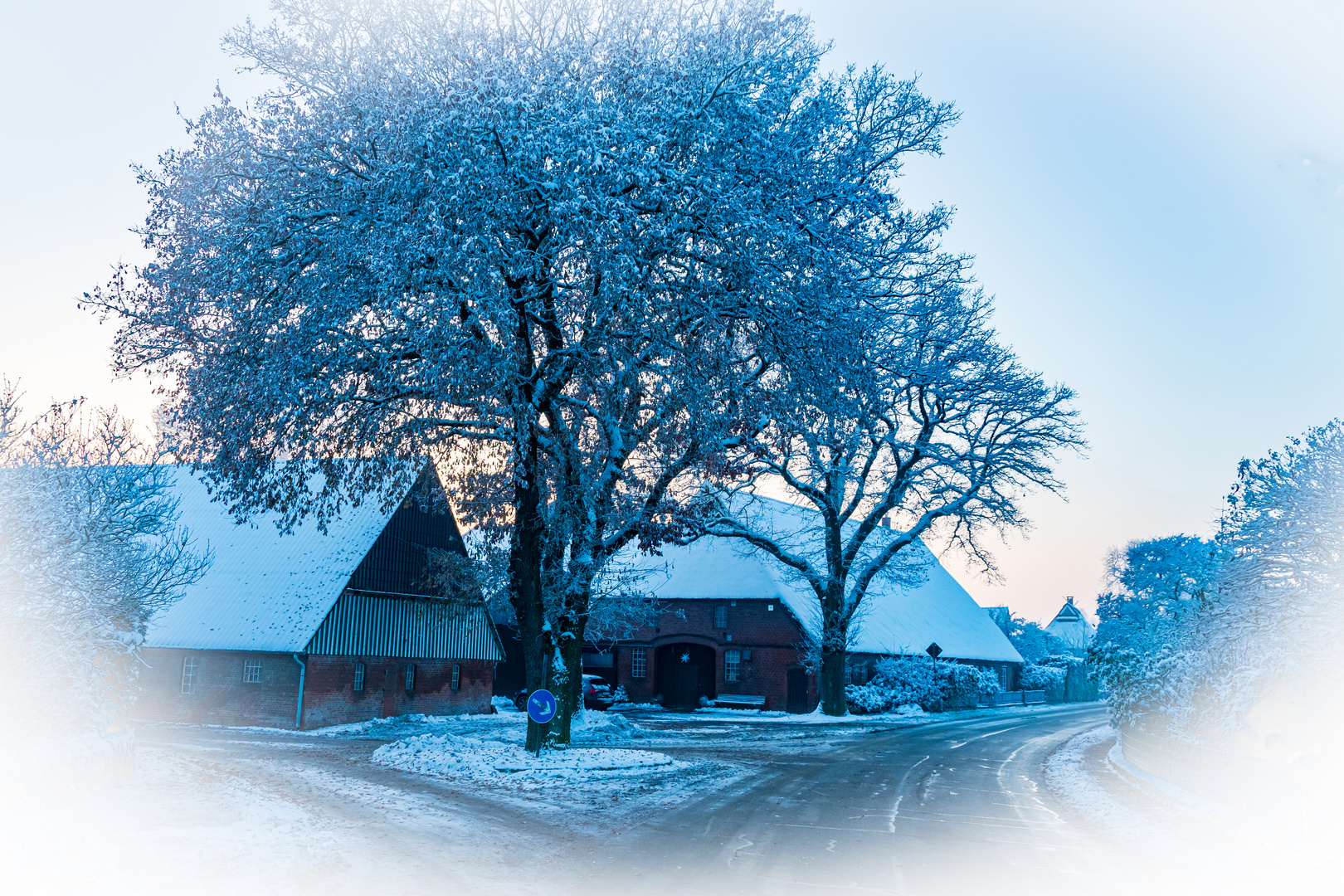 Lohbarbek an der Stör Dorfstraße Foto & Bild streetfotografie ohne